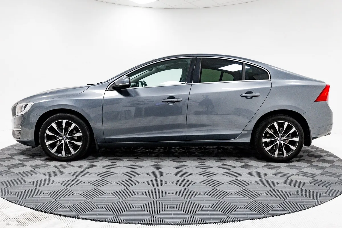 VOLVO S60 D2 NCT 2028 - Image 2