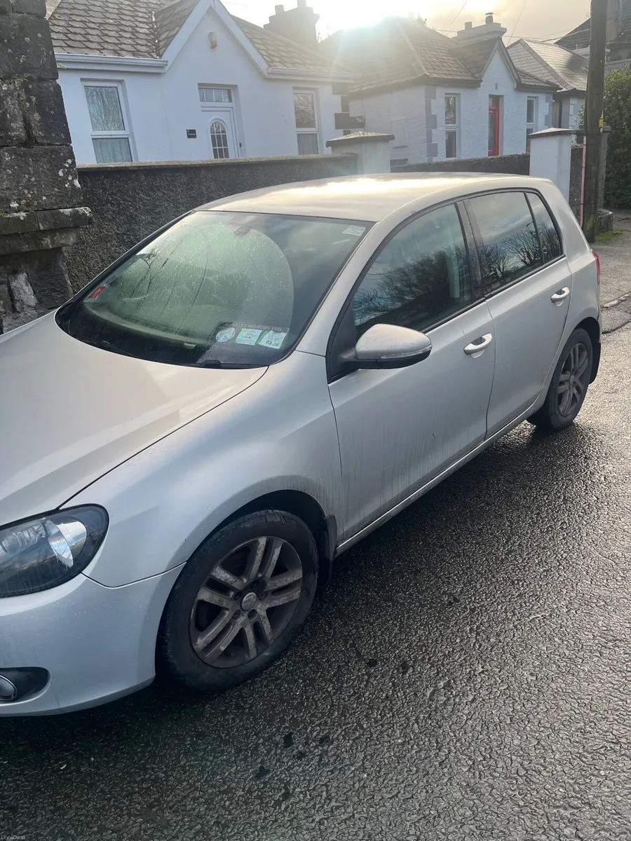 Volkswagen Golf 2010 - Image 2