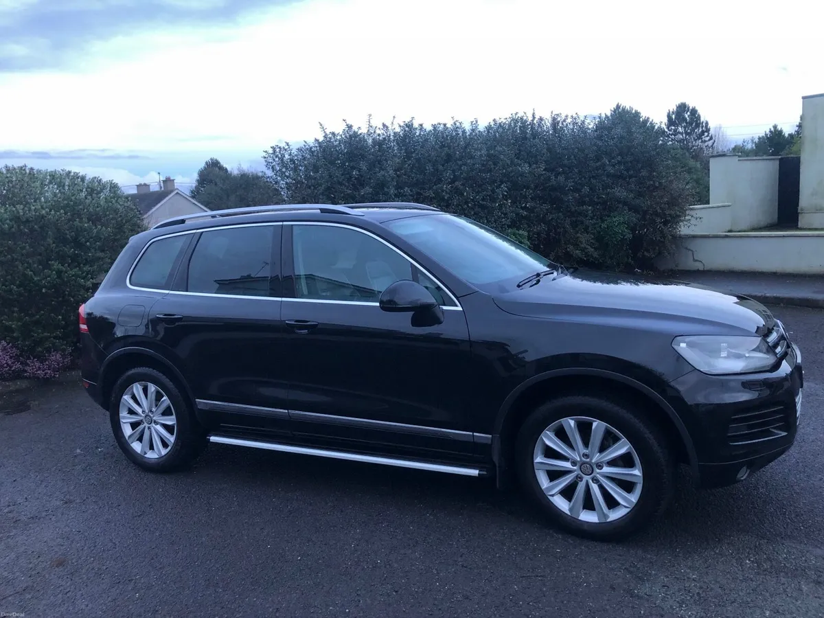 Volkswagen Touareg 2012 3.0L TDI SE BMT - Image 3