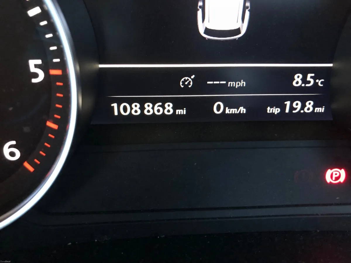 Volkswagen Touareg 2012 3.0L TDI SE BMT - Image 2