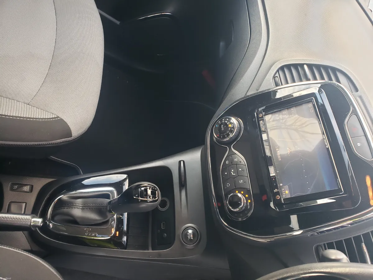 2015 Renault capture  automatic - Image 4