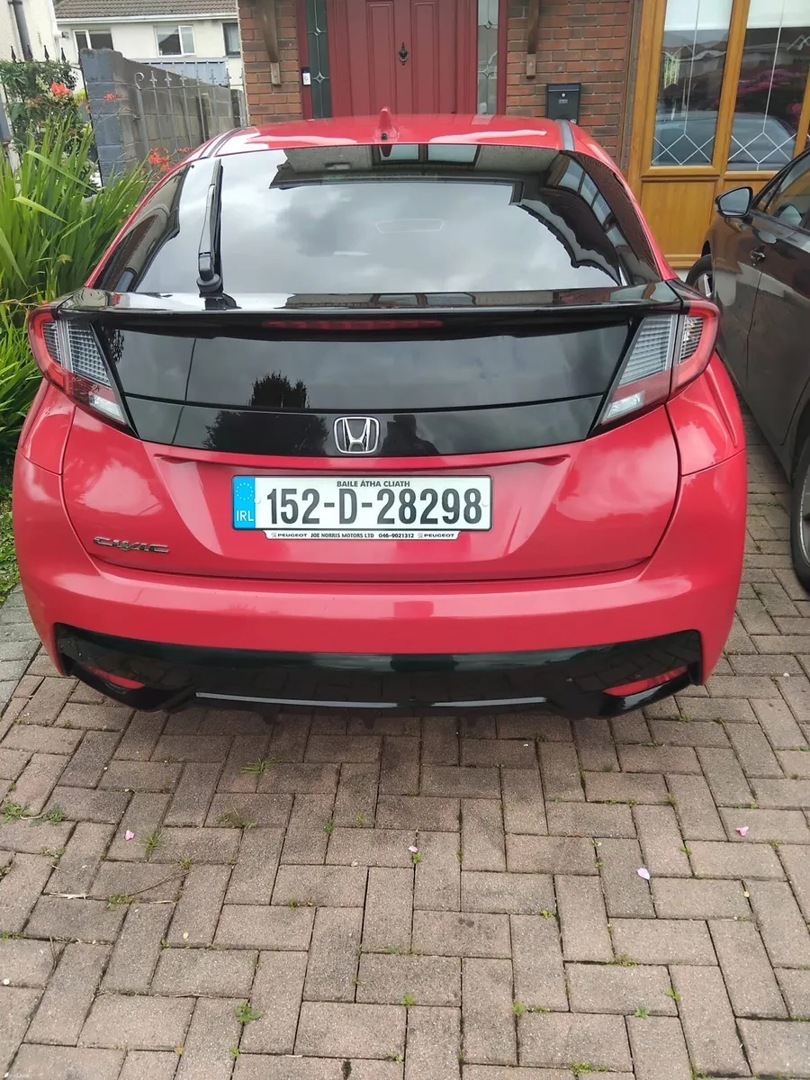 Honda Civic 2015 - Image 2