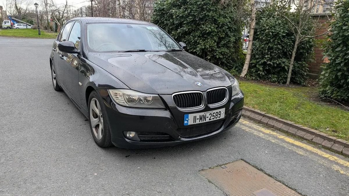 BMW 3-Series 2011 - Image 1