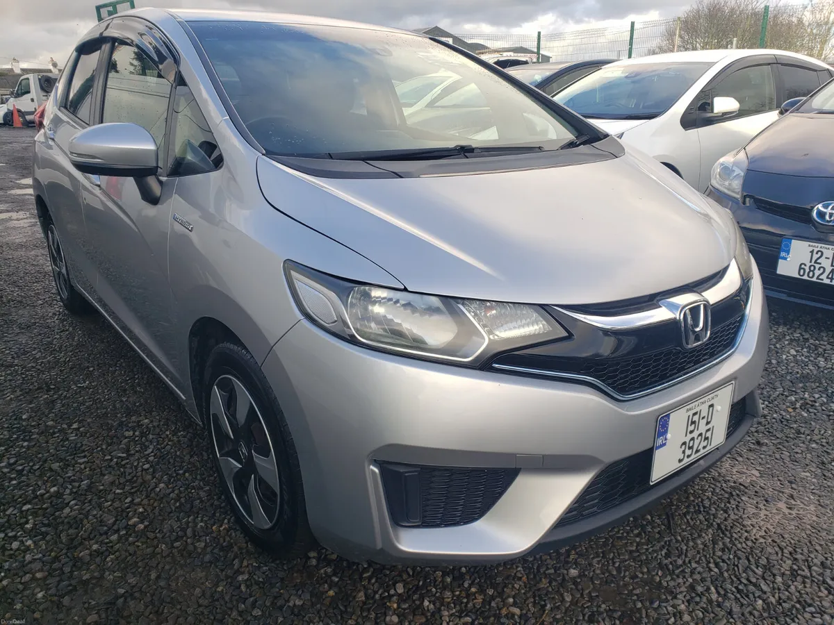 2015 honda Fit - Image 2