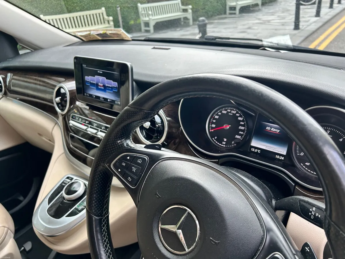 Mercedes-Benz V-Class 2016 - Image 2