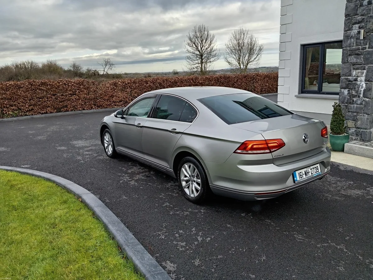 Volkswagen Passat 2016 - Image 3