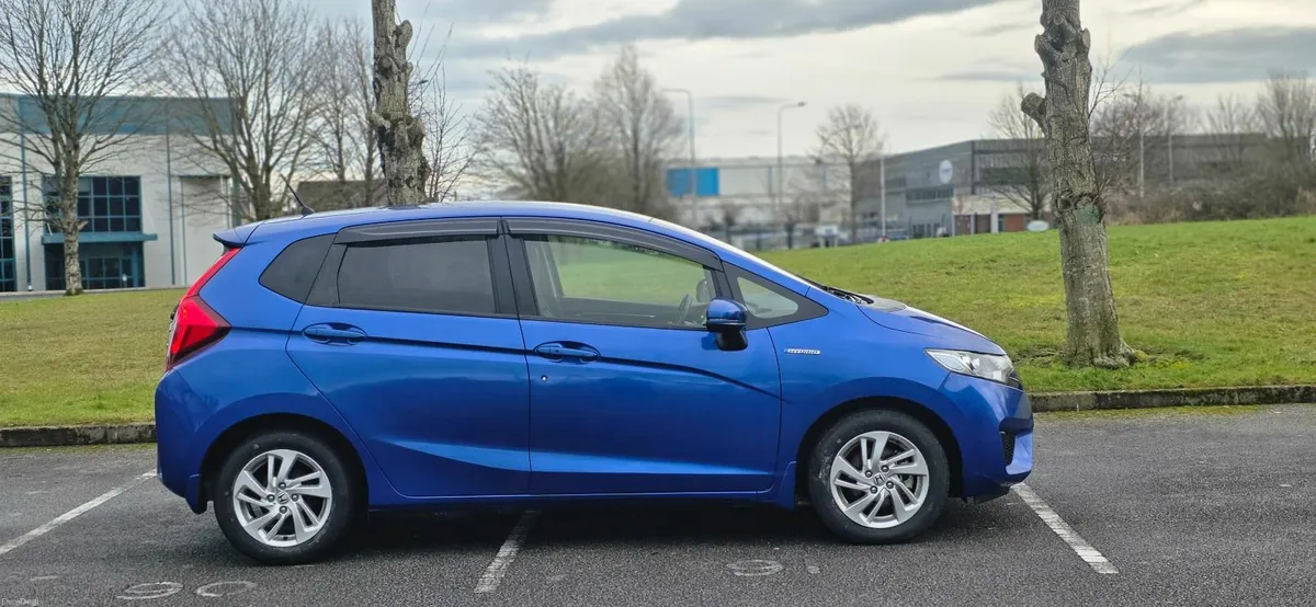 Honda Fit 2014 hybrid Low milleg KM Cruise Control - Image 3