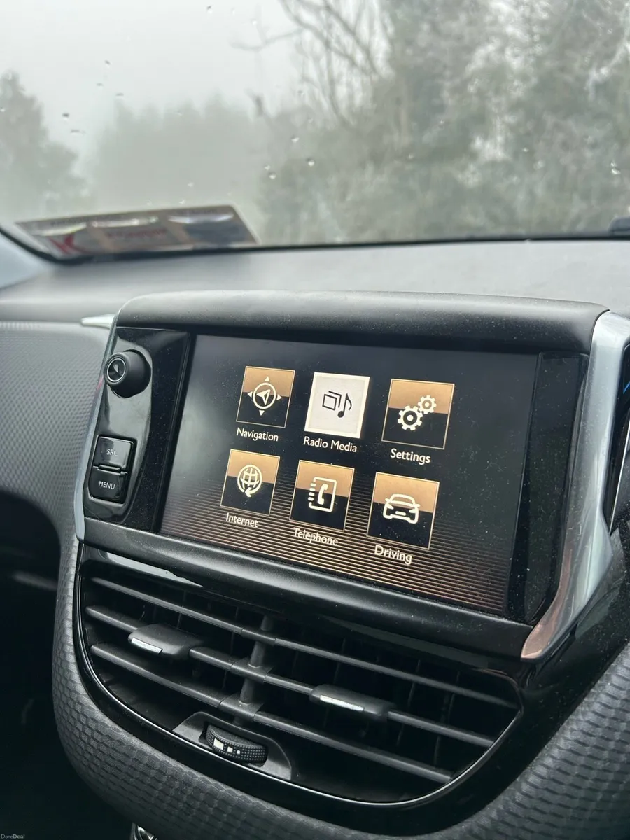 162 Peugeot 2008 low mileage - Image 4