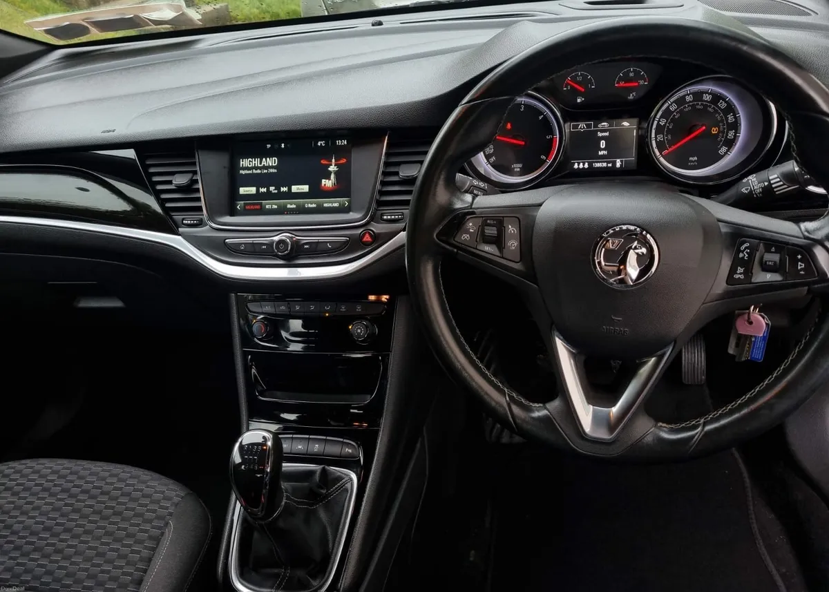 Vauxhall Astra 1.6 SRI CDTI 136BHP HIGH SPEC - Image 2