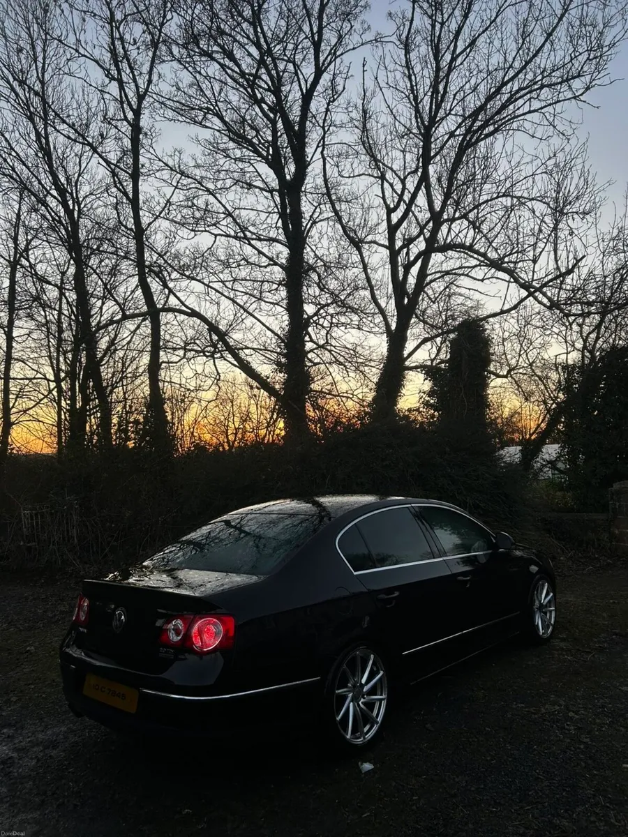 2010 Volkswagen Passat - Image 4