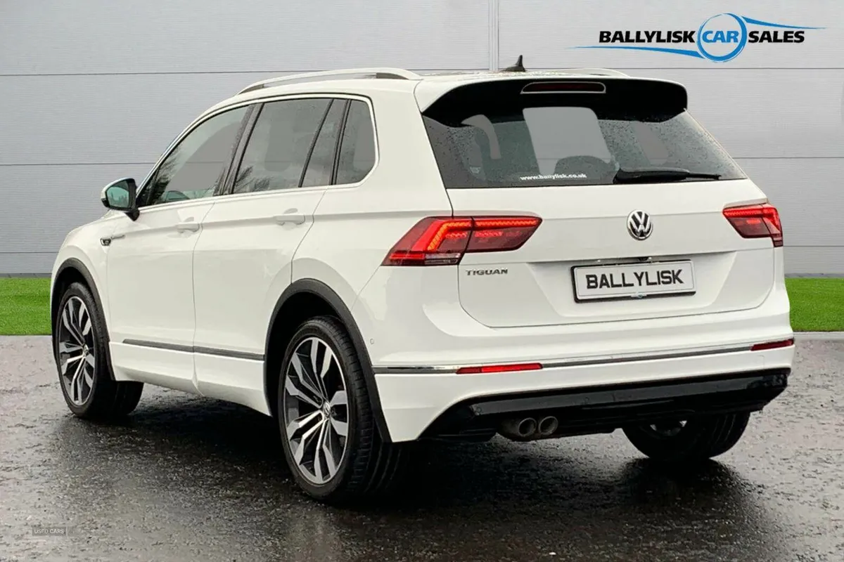 Volkswagen Tiguan 2.0 TDI R-Line Tech DSG in White - Image 2