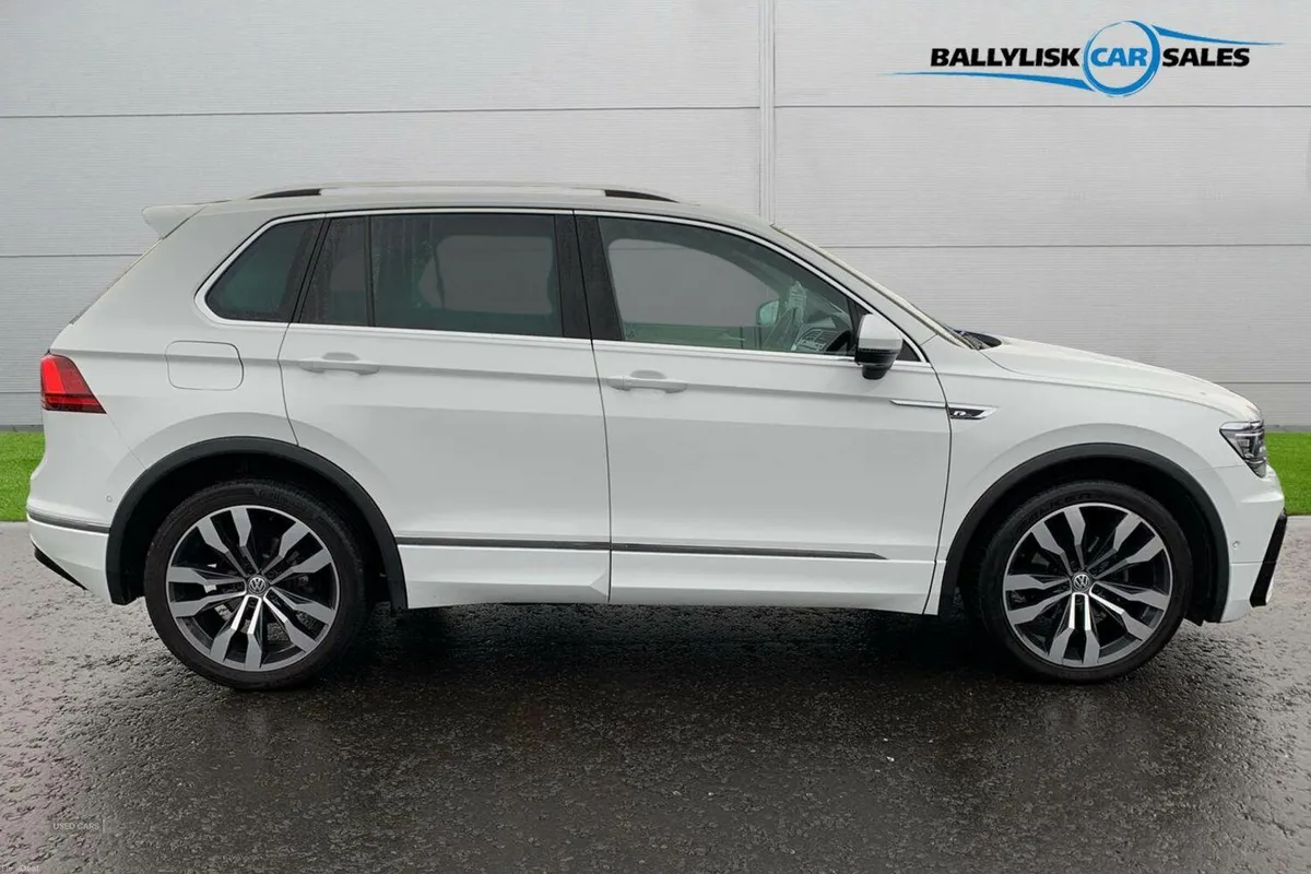 Volkswagen Tiguan 2.0 TDI R-Line Tech DSG in White - Image 3
