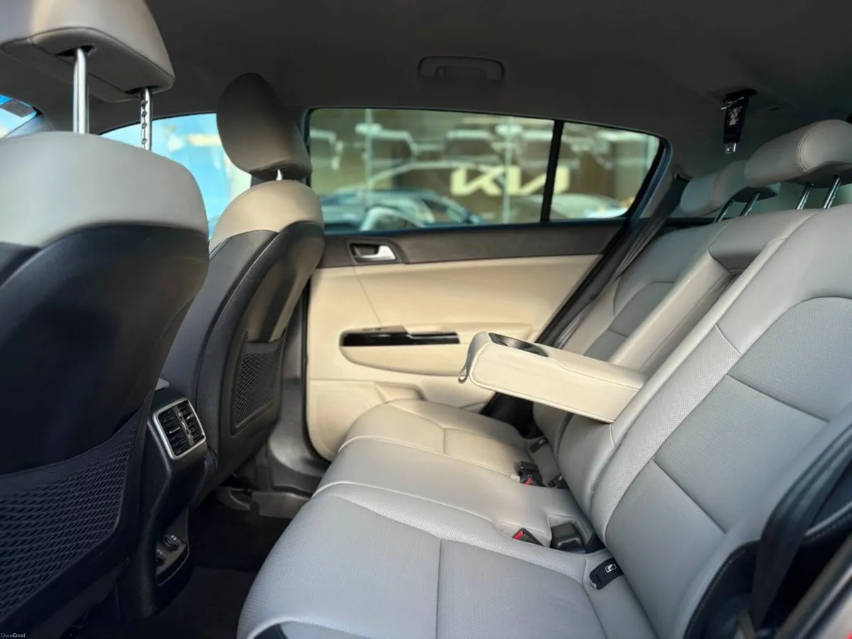 Kia Sportage 1.6 Diesel Automatic ( Black Edition - Image 4