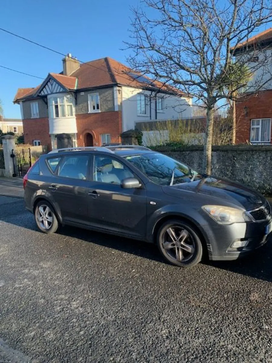 Kia Ceed 2011 - Image 1