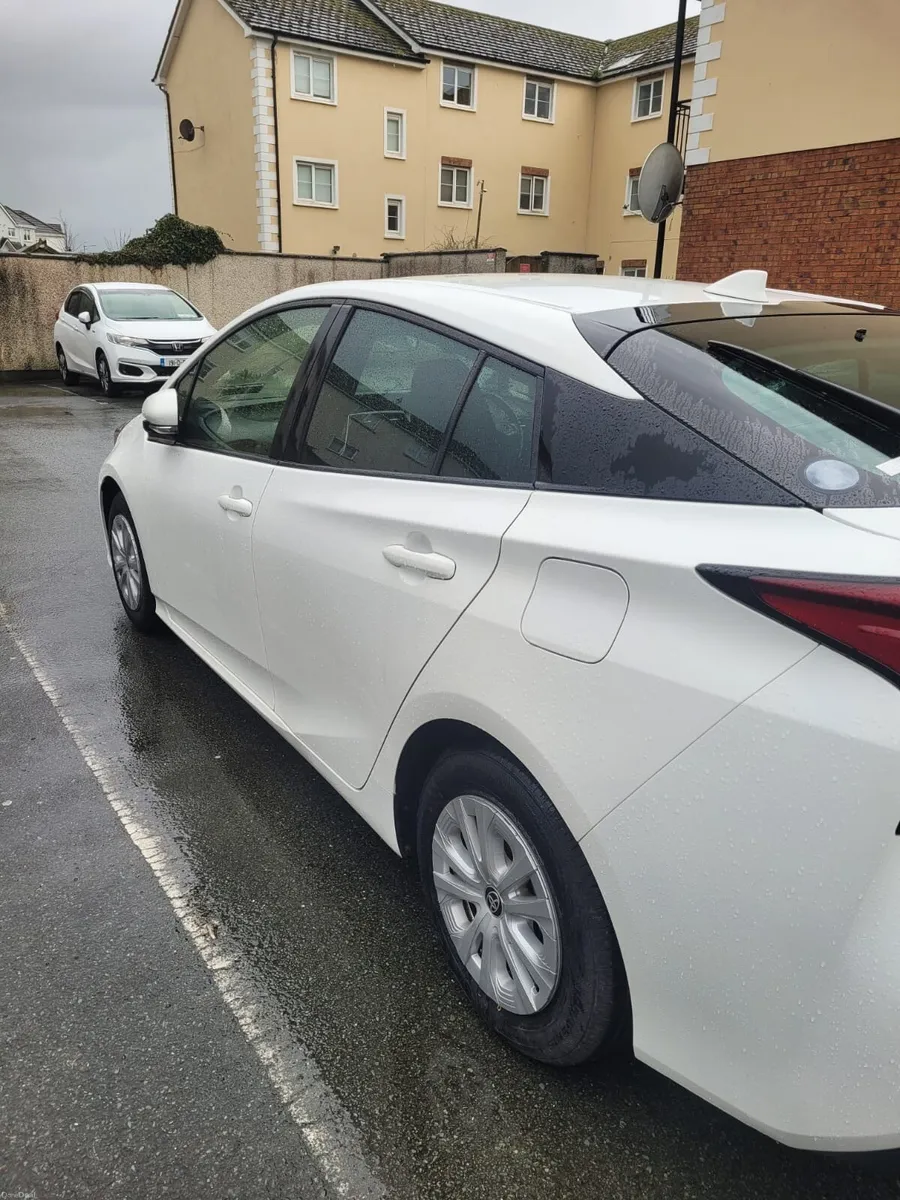 Toyota Prius 211 S package - Image 4