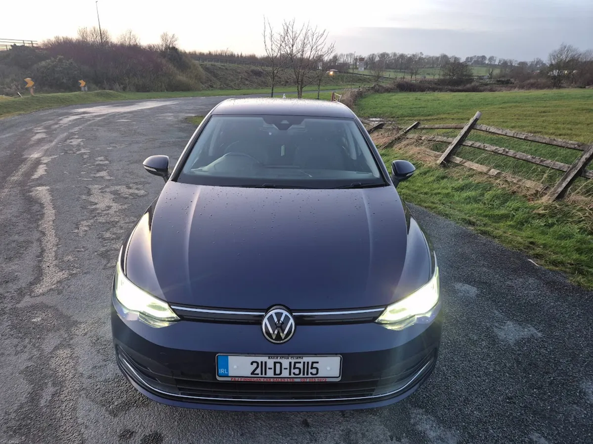 2021 Volkswagen Golf Style 2.0L TDI - Image 2