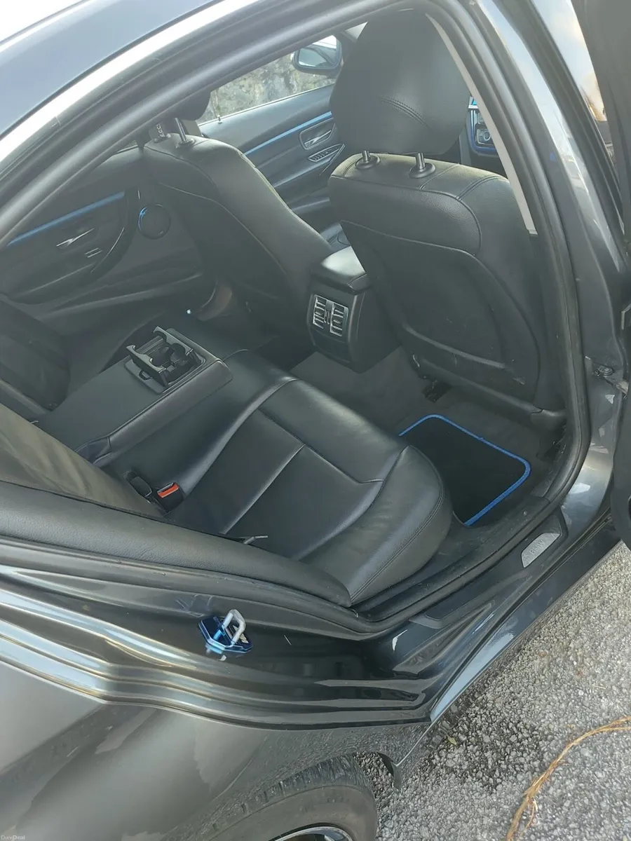 BMW 320D automatic - Image 4