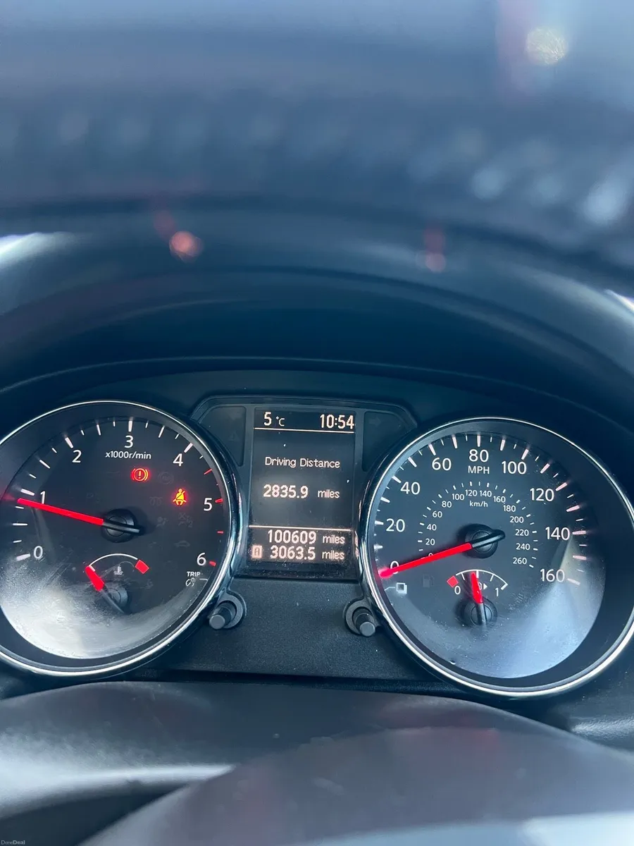 Nissan car - Image 2