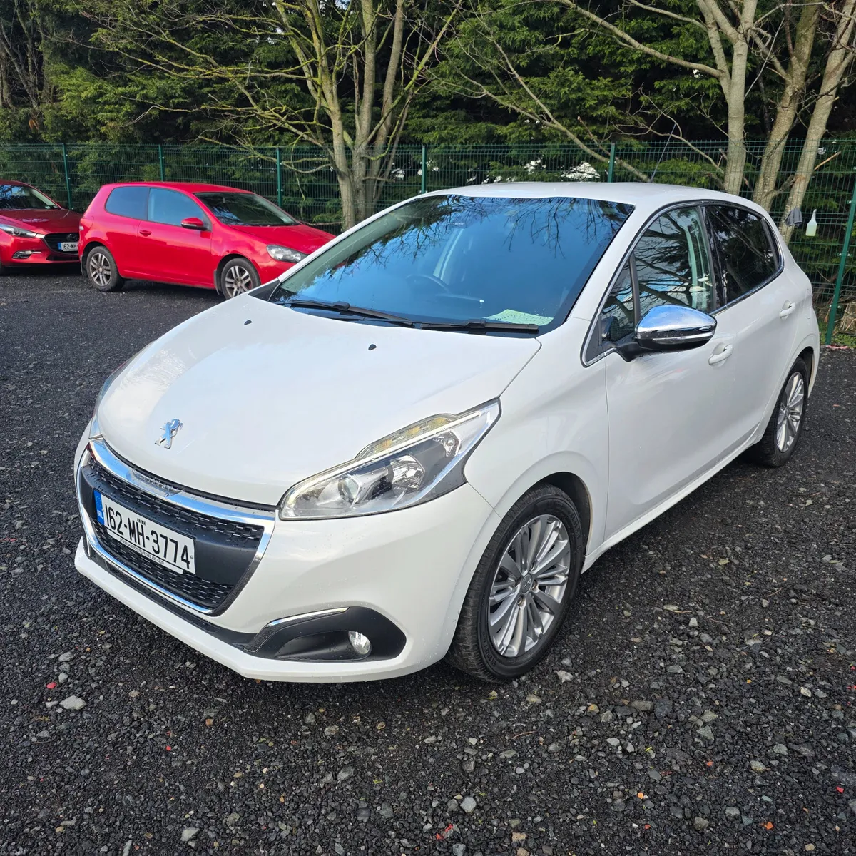 Peugeot 208 Automatic 2016 Low Miles - Image 4