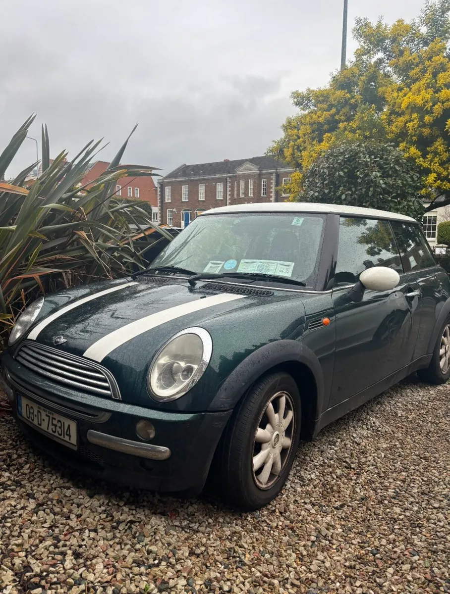 Mini Cooper 2003 - Image 1