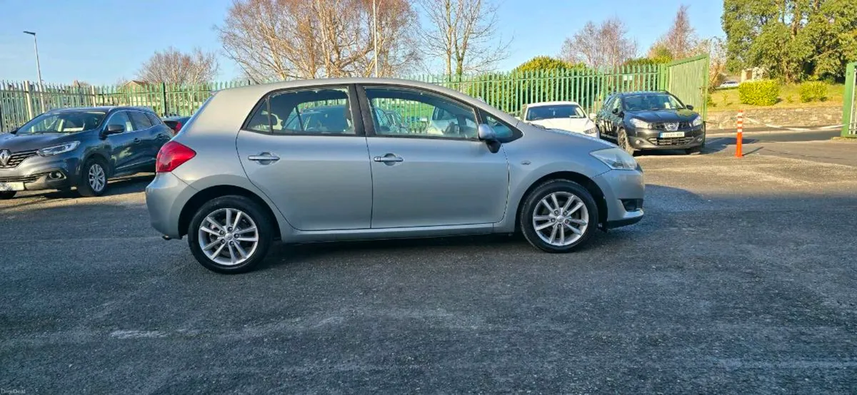 Toyota Auris - Image 2