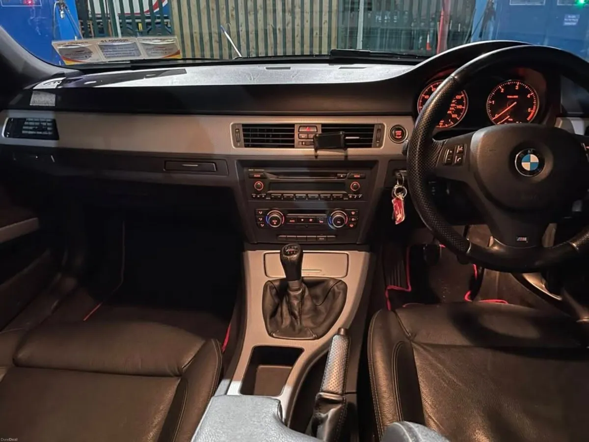 BMW 3-Series 2010 - Image 3