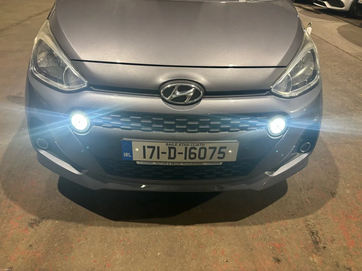 2017 Hyundai i10 automatic only done 10k - Image 4