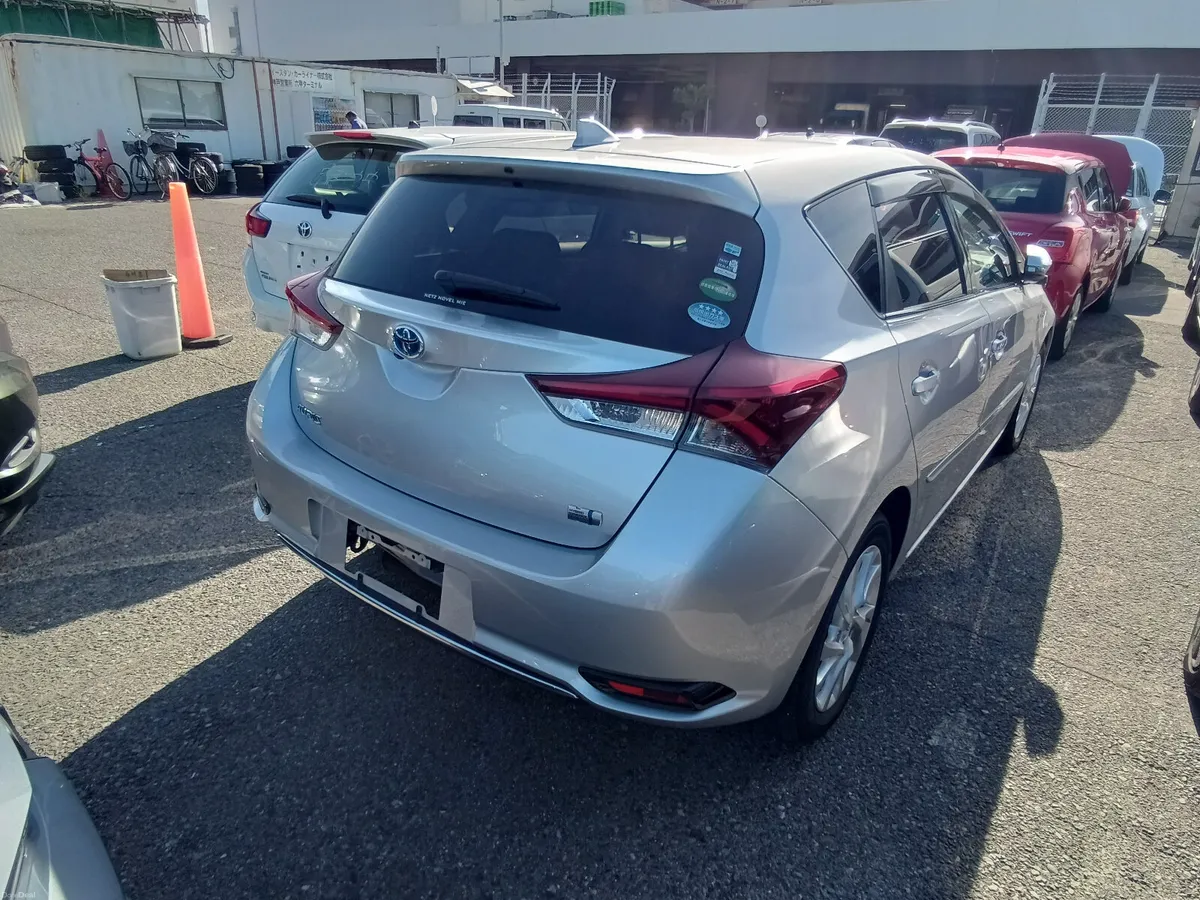 2016 Toyota Auris Hybrid - Image 4