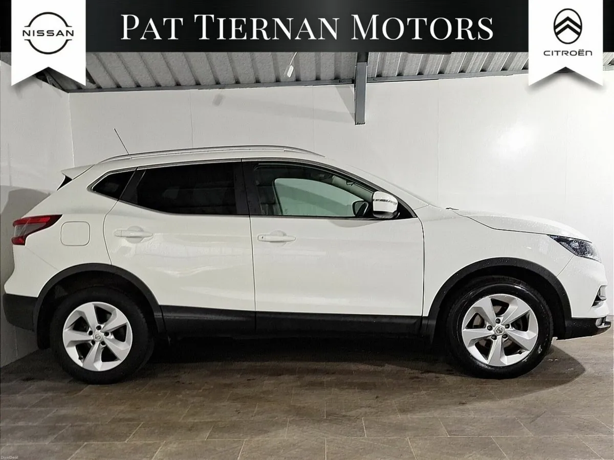 Nissan Qashqai 1.3 PET SE AUTO - Image 3