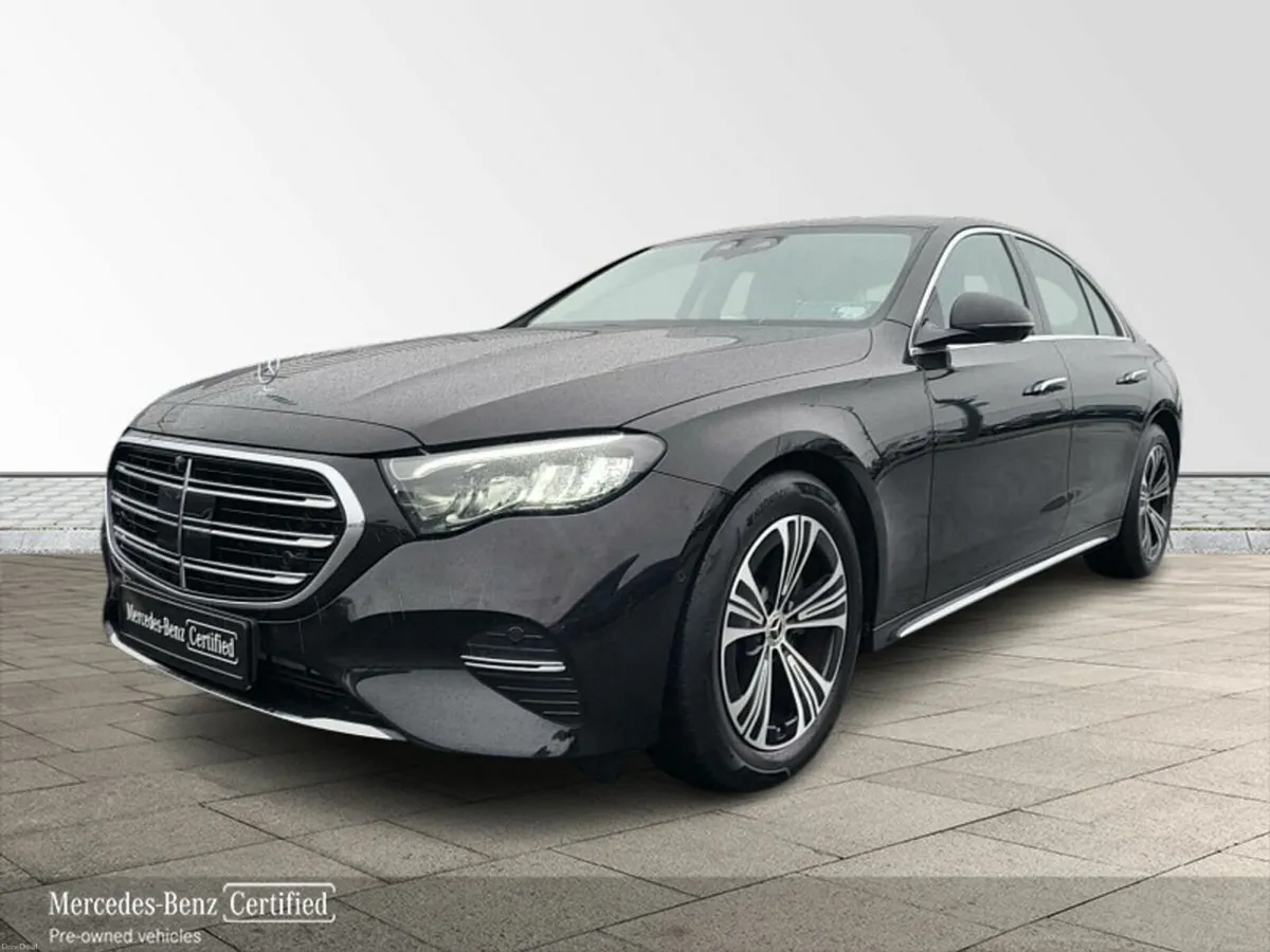 Mercedes-Benz E-Class E220d  Exclusive Plus AUTO * - Image 2