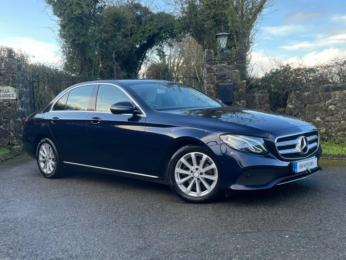 Mercedes-Benz E-Class E 220 D AVANTGARDE - Image 3