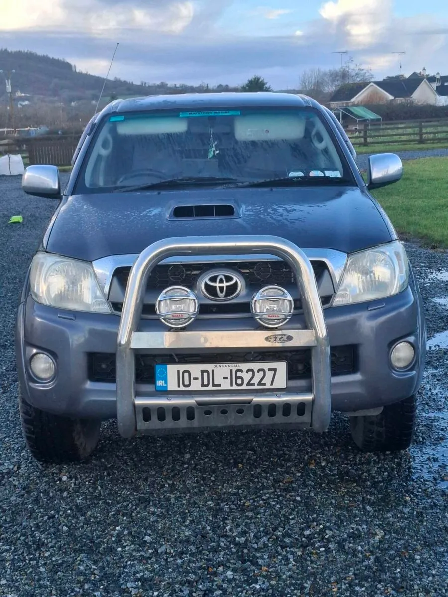 10 hilux - Image 1