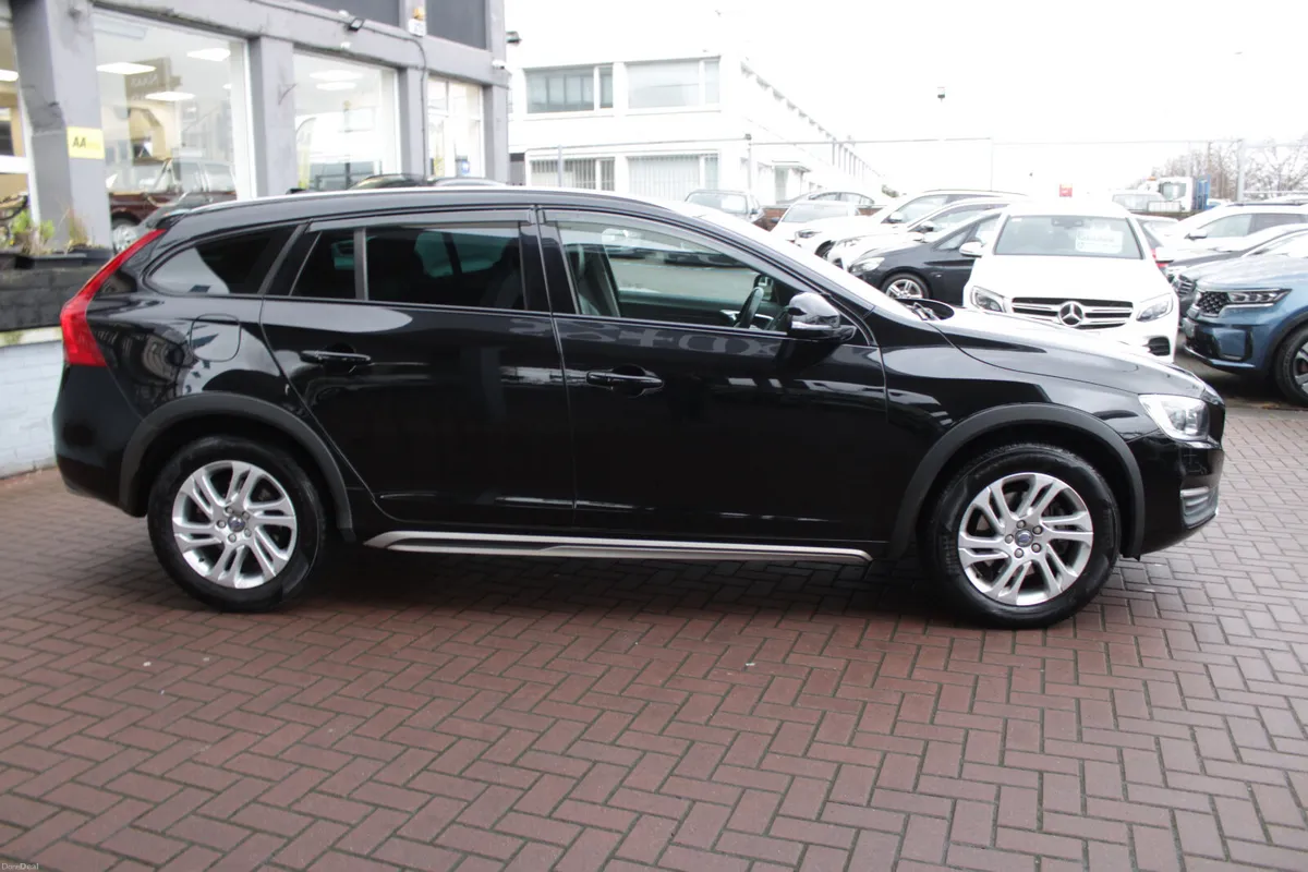 2016 VOLVO V60 CROSS COUNTRY - Image 3