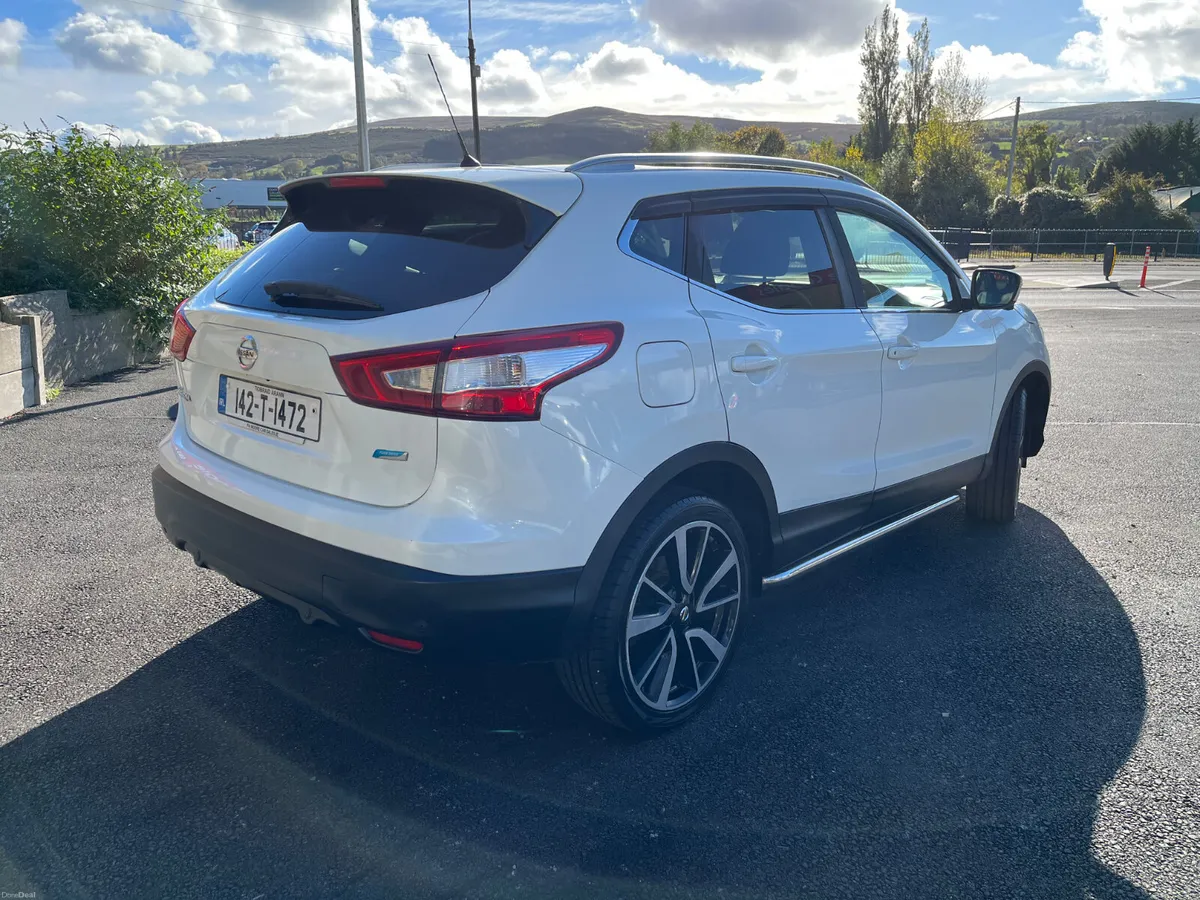 Nissan Qashqai ** CAMERA * SAT NAV - Image 4