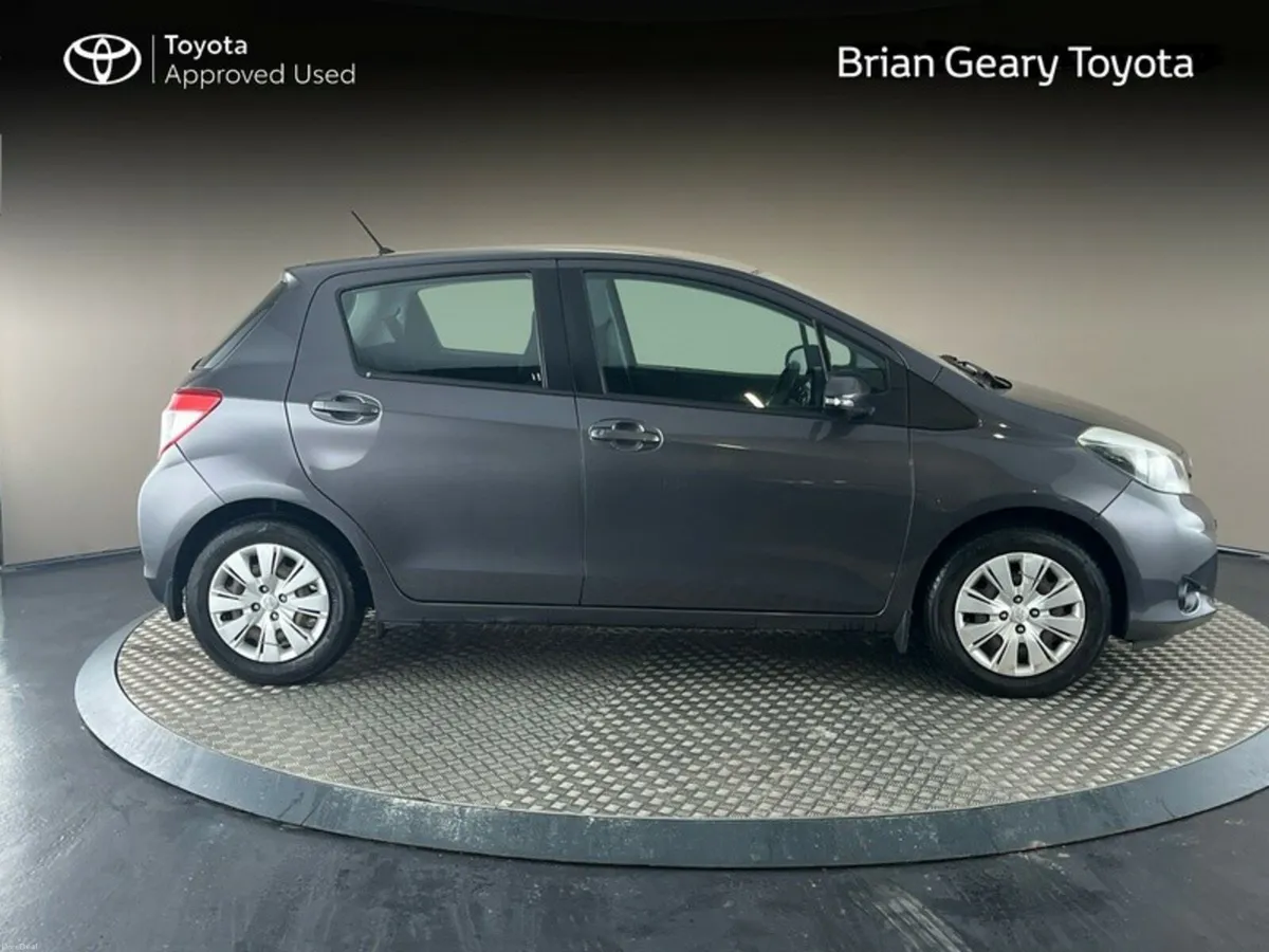 Toyota Yaris 1.0 LUNA - Image 3