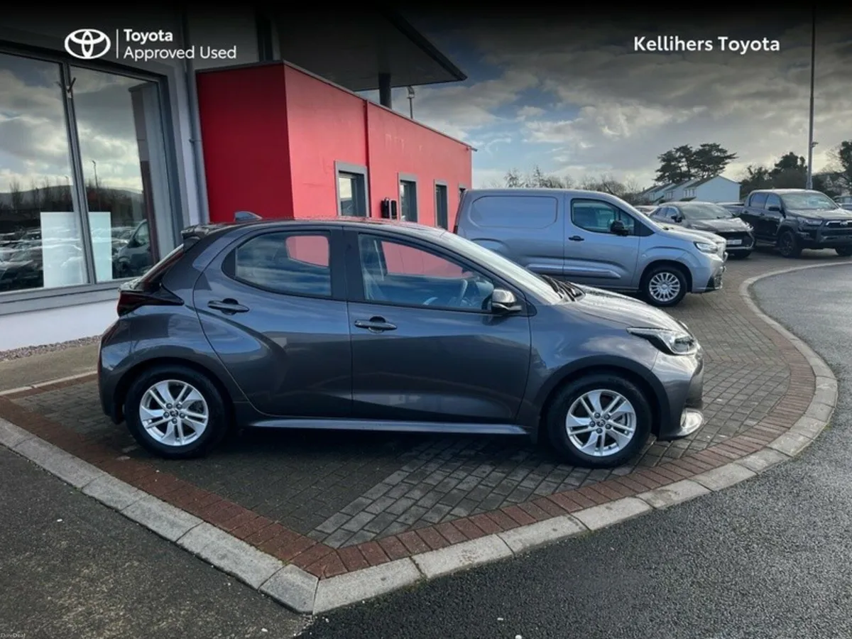 Toyota Yaris Yaris Hybrid Luna - Image 3