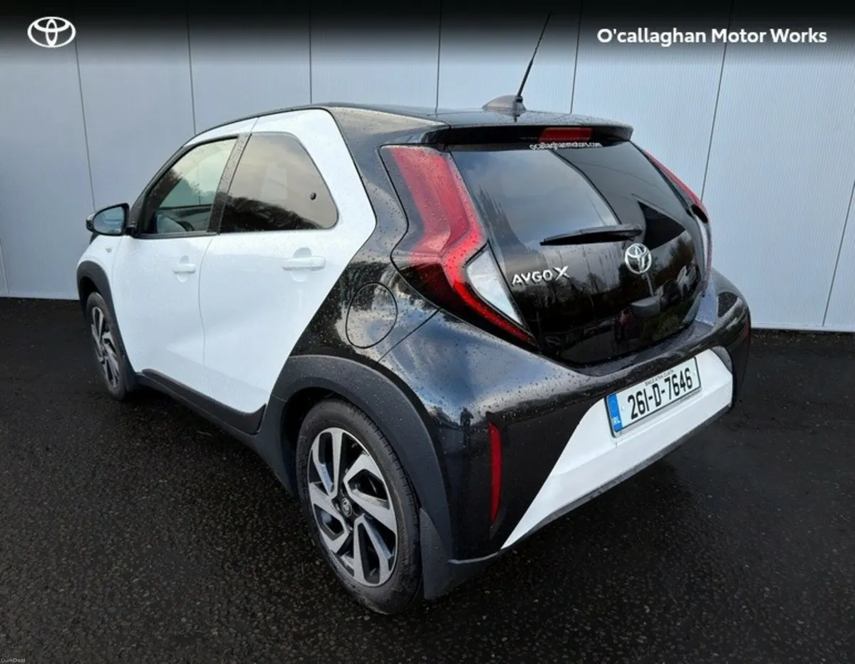 Toyota Aygo X DESIGN WHITE - Image 3