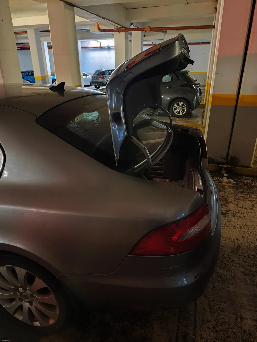 Skoda Superb 2011 - Image 3