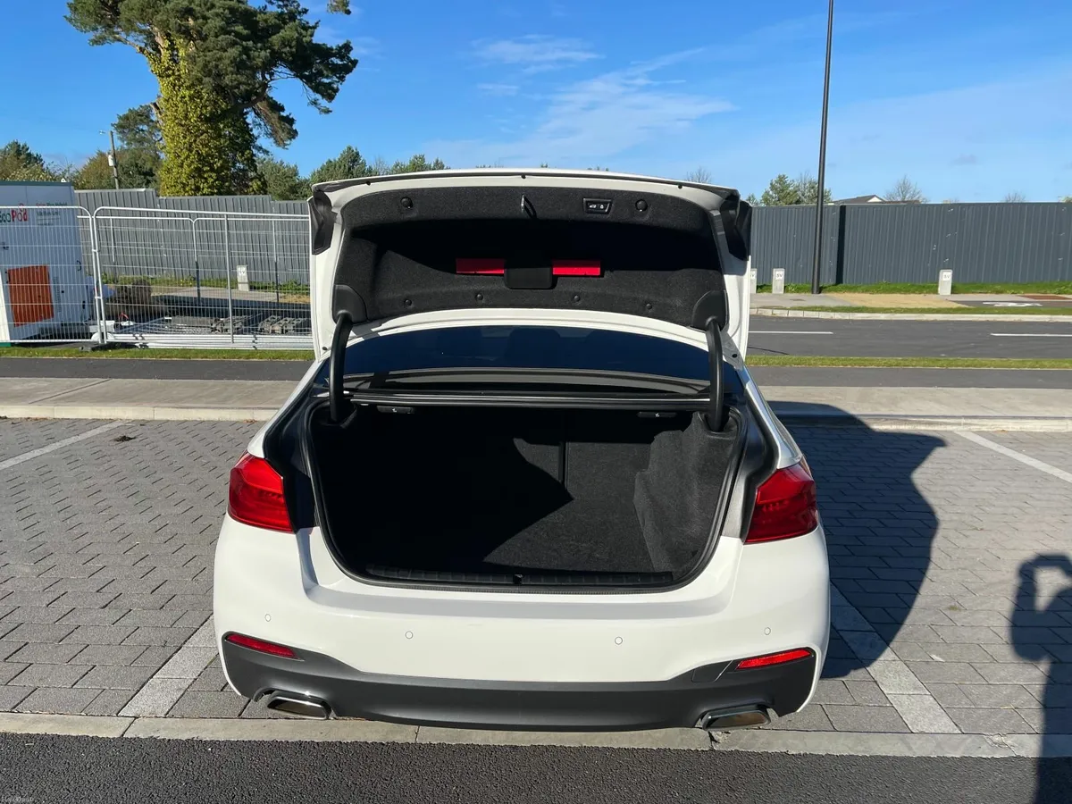 BMW 5-Series 2019 - Image 2