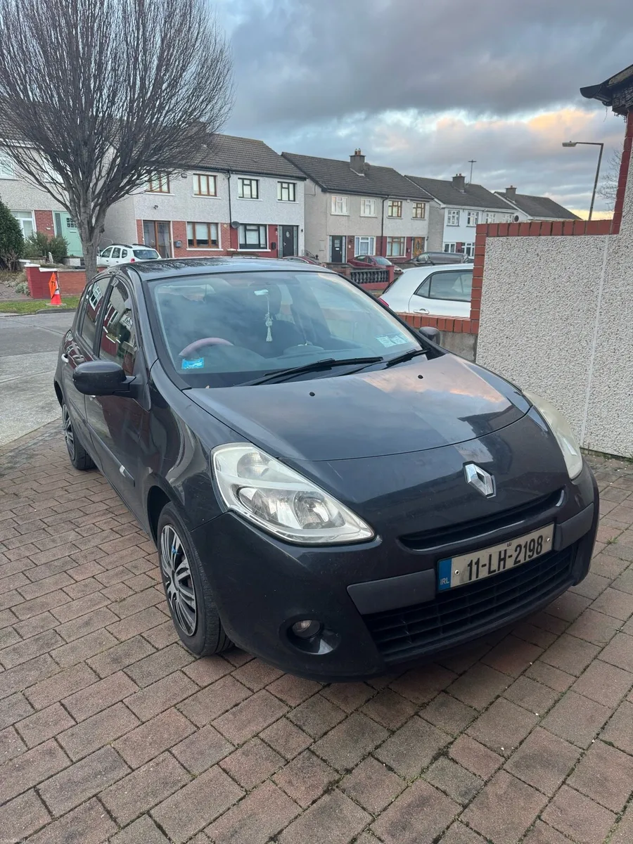 Renault Clio 2011 - Image 1