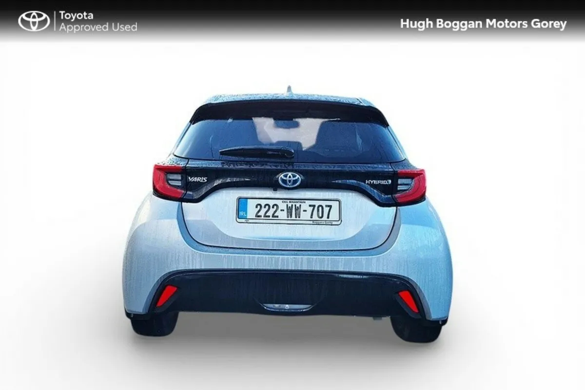Toyota Yaris 1.5 PLATINUM 4DR - Image 3