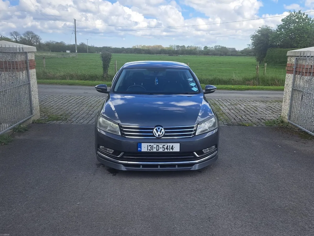 Volkswagen Passat 2013 - Image 2