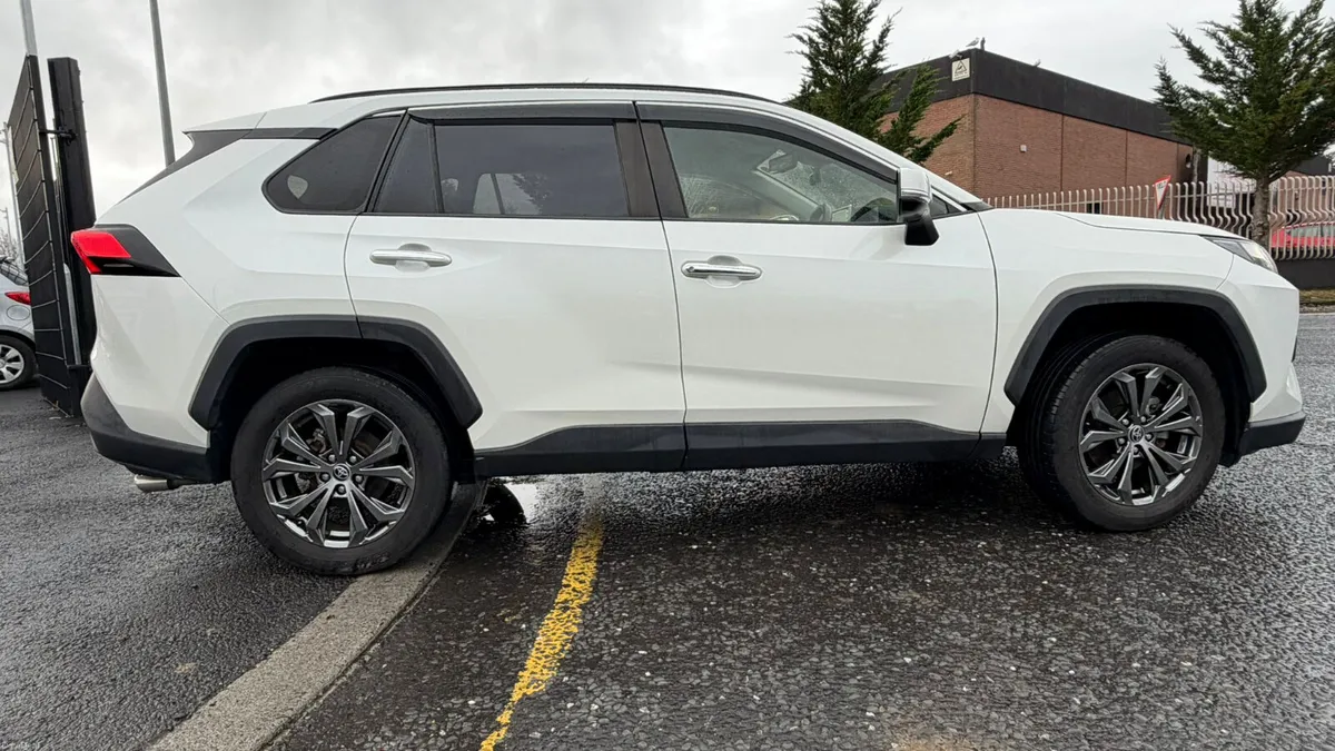 Toyota RAv4 2022 - Image 2