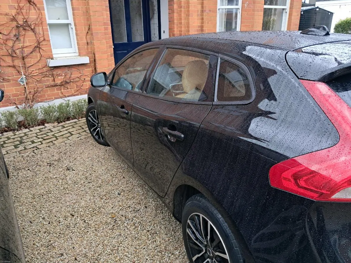 Volvo V40 2019 D3 150 BHP new timing belt - Image 3