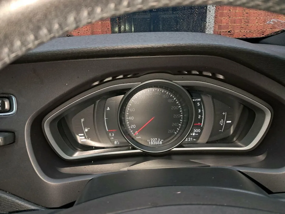 Volvo V40 2019 D3 150 BHP new timing belt - Image 4