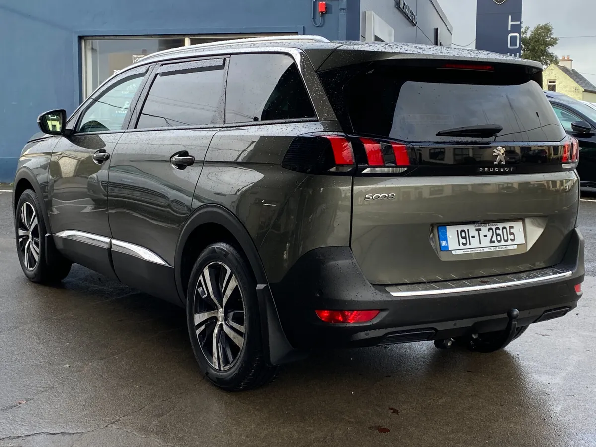Peugeot 5008 1.5 BlueHDi 130bhp Allure Auto - Image 3