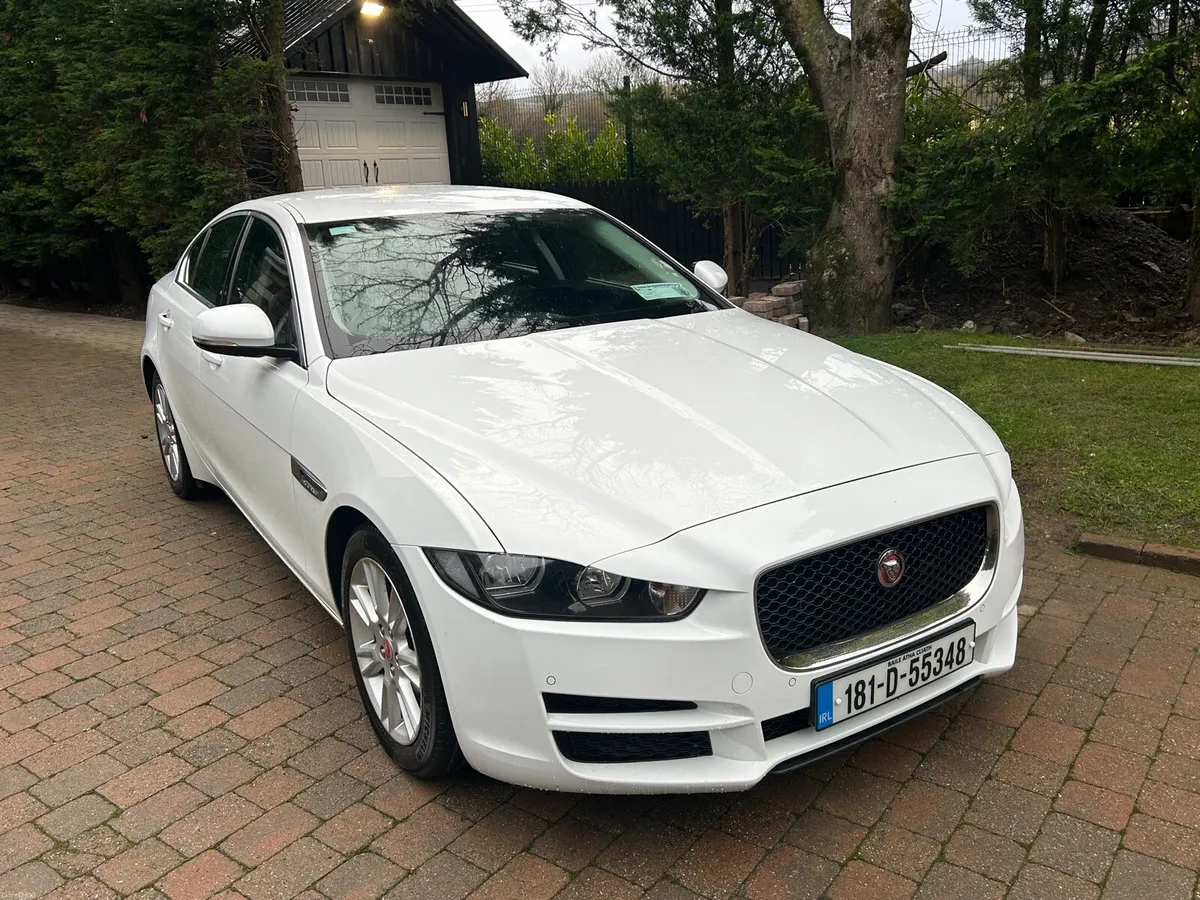 18 Jaguar XE Prestige Automatic Tax 4/26 €9750 - Image 3