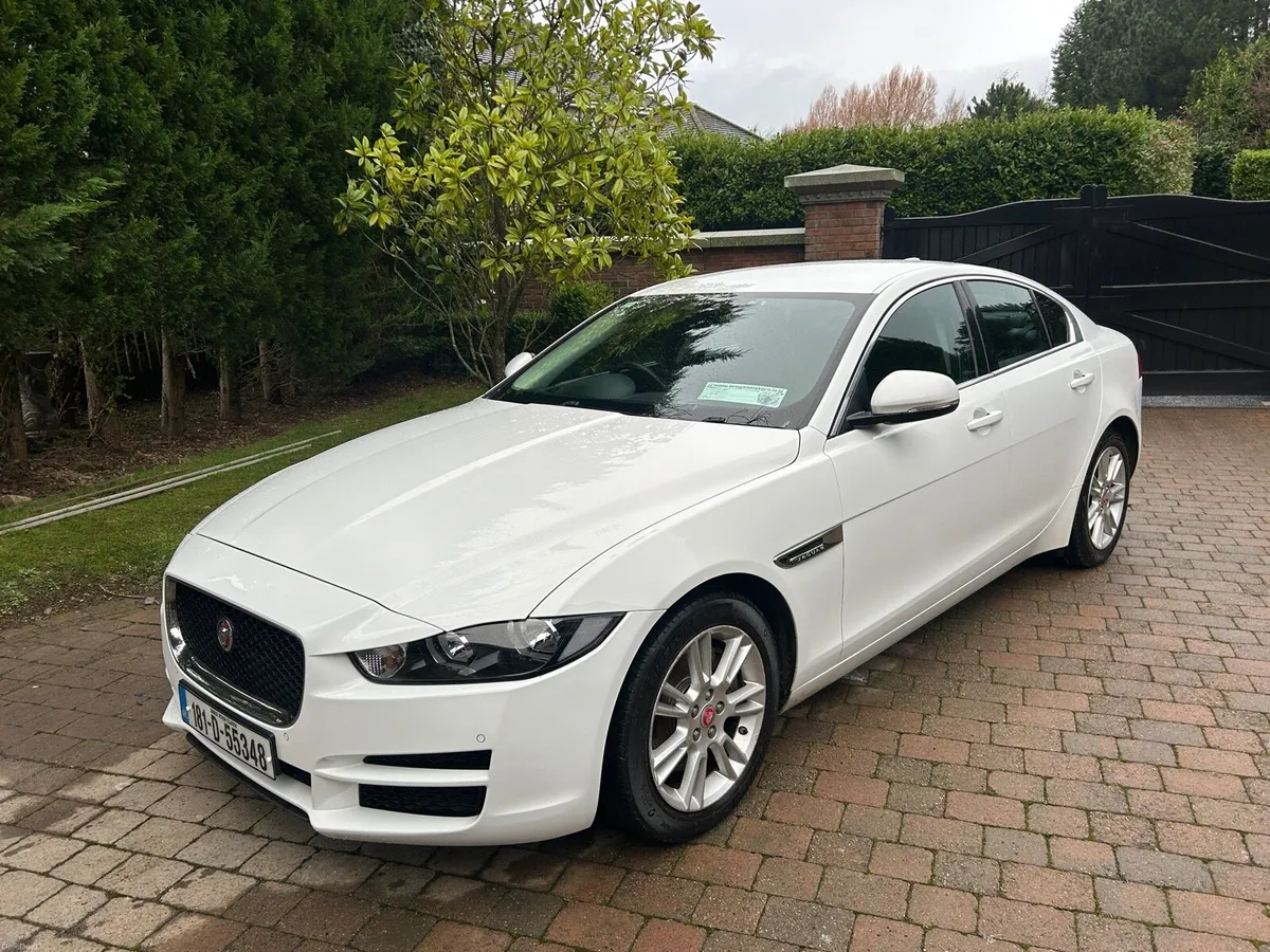 18 Jaguar XE Prestige Automatic Tax 4/26 €9750 - Image 4