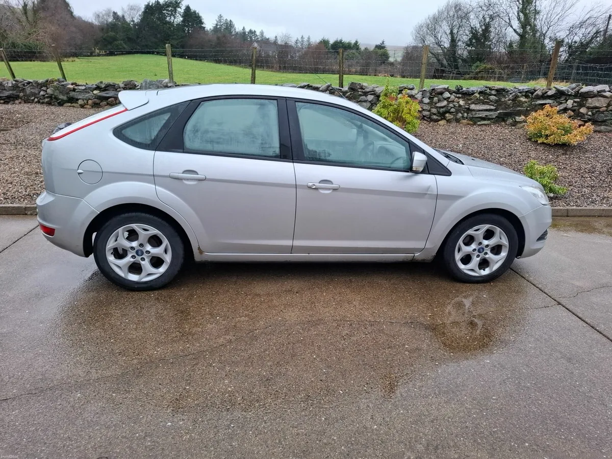 Ford Focus 2011 - Image 3