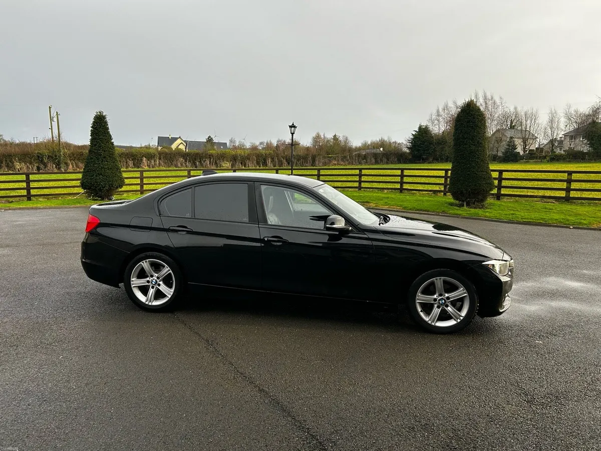 BMW 3-Series 2013 - Image 2
